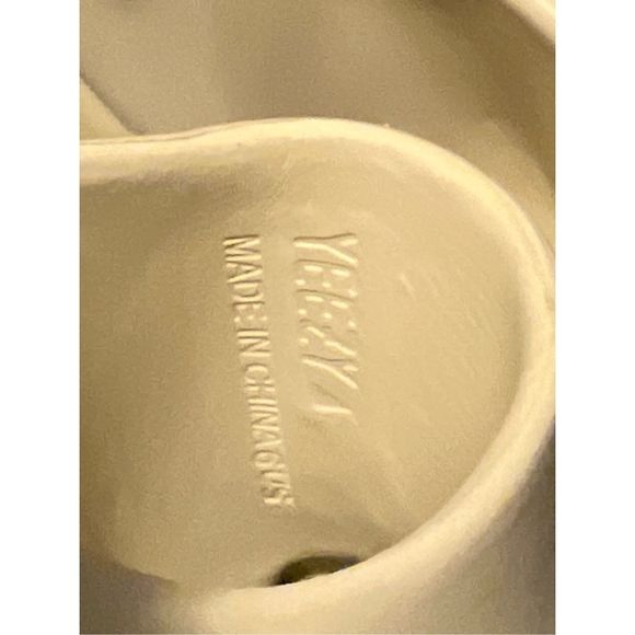 Youth Adidas Yeezy Bone Slides Resin Size Big Kid 6 (Cut Small - Fits BK Size 4) - Picture 5 of 8